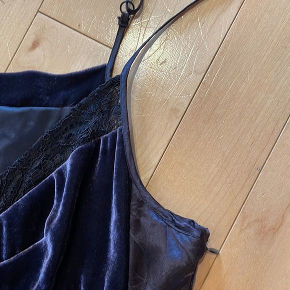 💸SOLD💸 Stills Purple Silk Dress - Picture 5 of 7